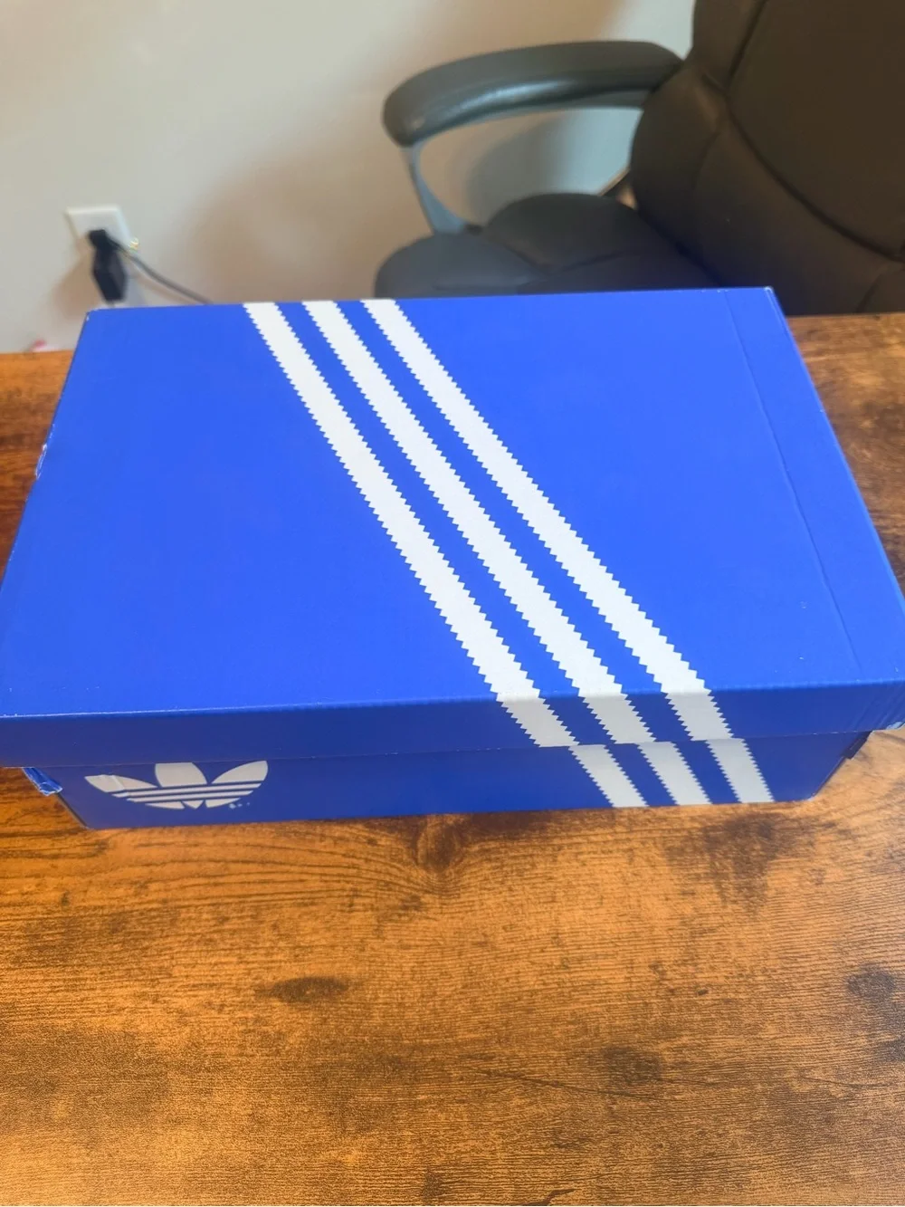 adidas Men’s Black & White Italias 11M